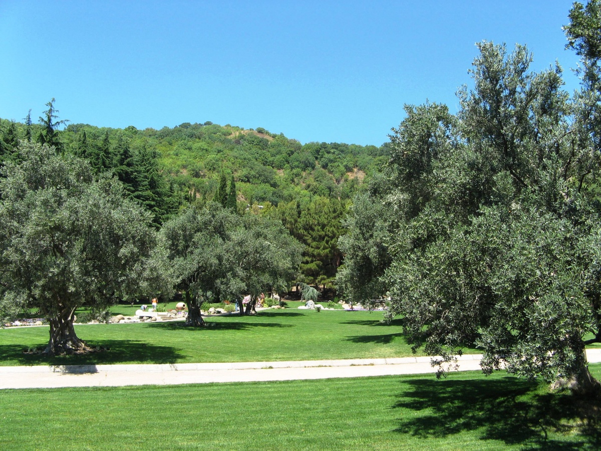 Парк в романтическом стиле на берегах Тавриды